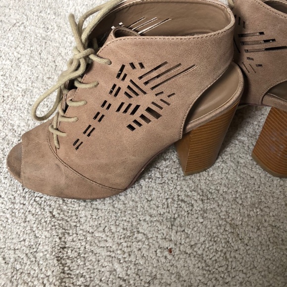 Lace up block heels - Picture 4 of 4